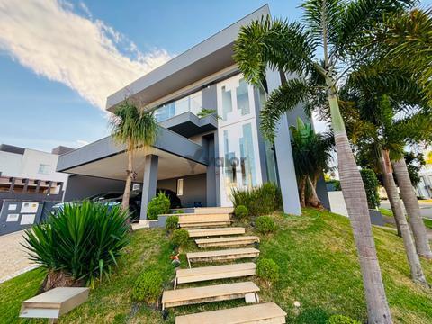 Sobrado à venda em Campinas, Loteamento Parque dos Alecrins, com 3 suítes, com 274.44 m²