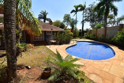 Casa à venda em Campinas, Jardim Santa Marcelina, com 3 suítes, com 400 m²