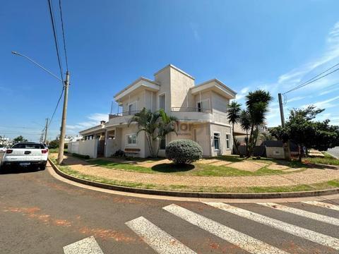 Casa à venda em Paulínia, Parque Brasil 500, com 6 quartos, com 283 m²