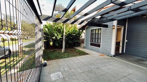 Casa à venda em Campinas, Vila Santa Rita (Sousas), com 3 quartos, com 130 m²