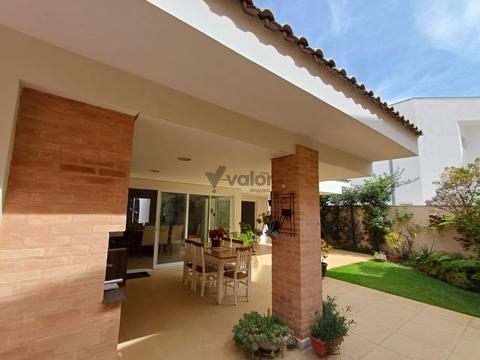 Casa à venda em Campinas, Parque das Quaresmeiras, com 3 suítes, com 276 m², Parque das Quaresmeiras