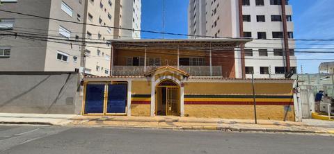 Casa para alugar em Campinas, Cambuí, com 11 quartos, com 390 m²